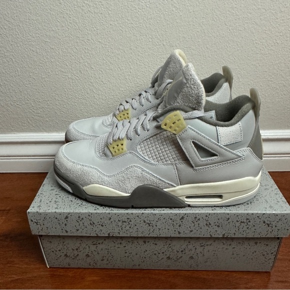Jordan 4 Retro SE Craft Photon Dust Size 11 - Picture 1 of 10
